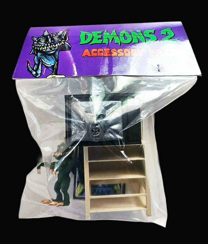 Demons 2: Sally and Tommy Deluxe 2 Pack - 1/9 Scale Distinctive Dummies