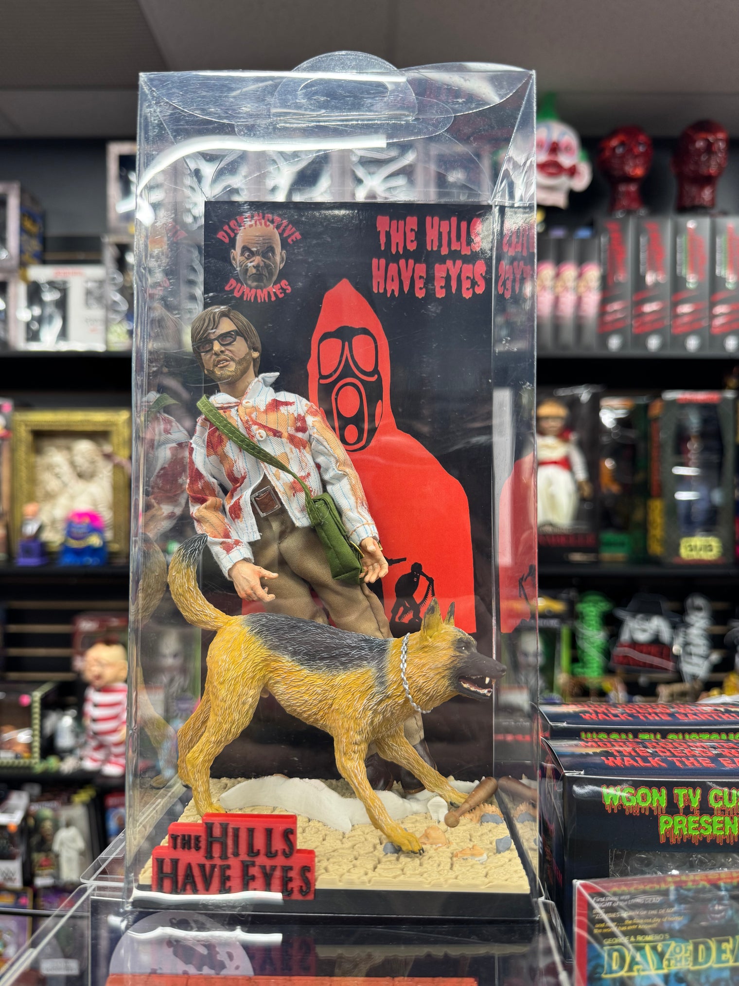 The Hills Have Eyes (2006): Doug and Beast - 1/9 Scale Figure