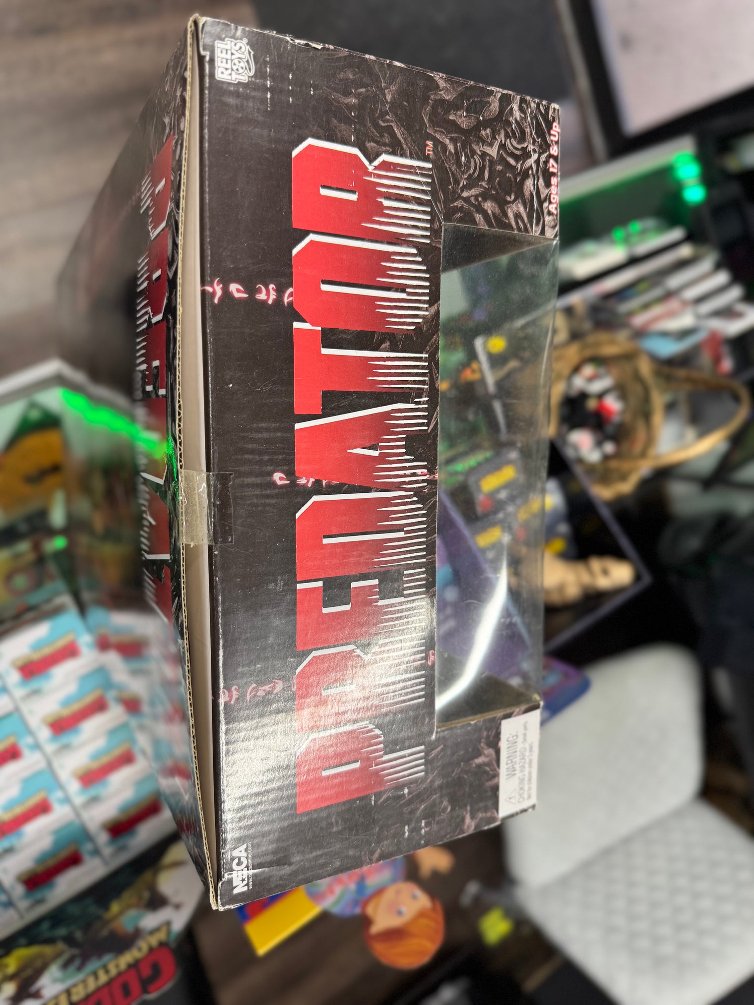 Predator: Big Red Predator - 1/4 Scale Figure