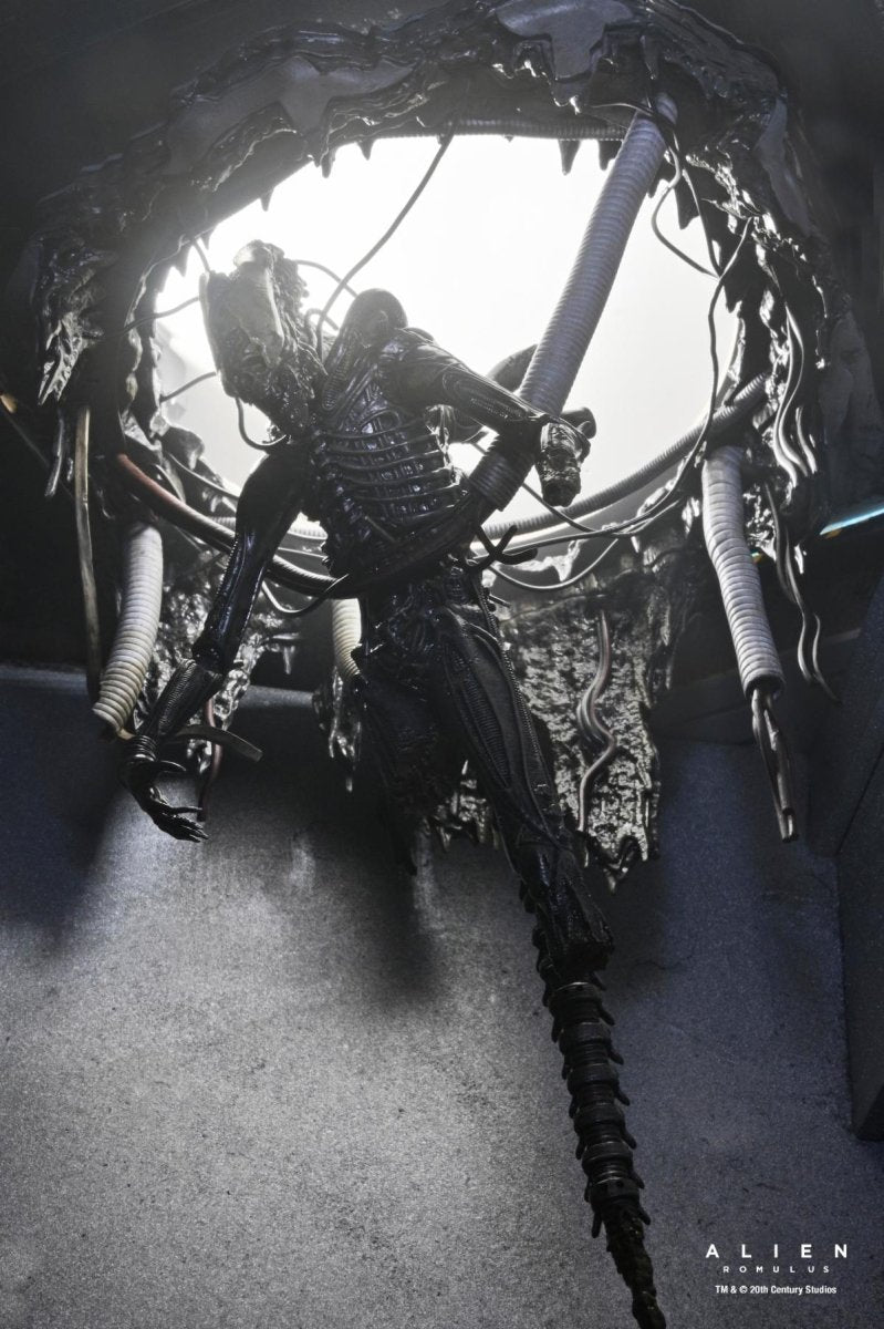 Alien: Romulus: Deluxe Suspended Lab Xenomorph XX121 - 7" Scale Figure - NECA