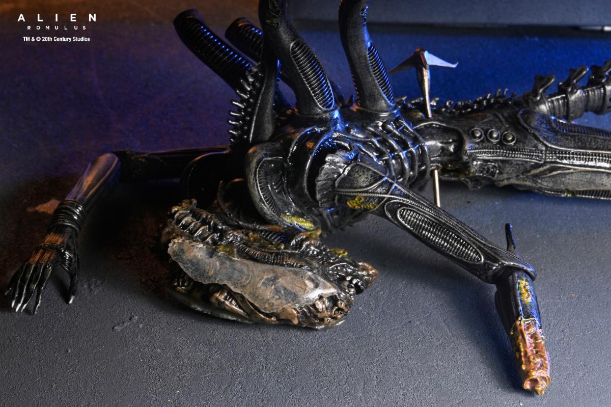 Alien: Romulus: Deluxe Suspended Lab Xenomorph XX121 - 7" Scale Figure - NECA