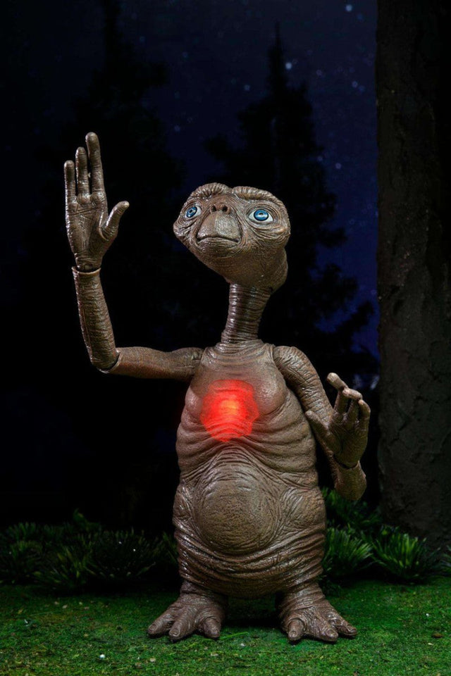 E.T. The Extra - Terrestrial: (40th Anniversary Editon) Ultimate Deluxe E.T. - 7" Scale Action Figure - The Last Toy Store