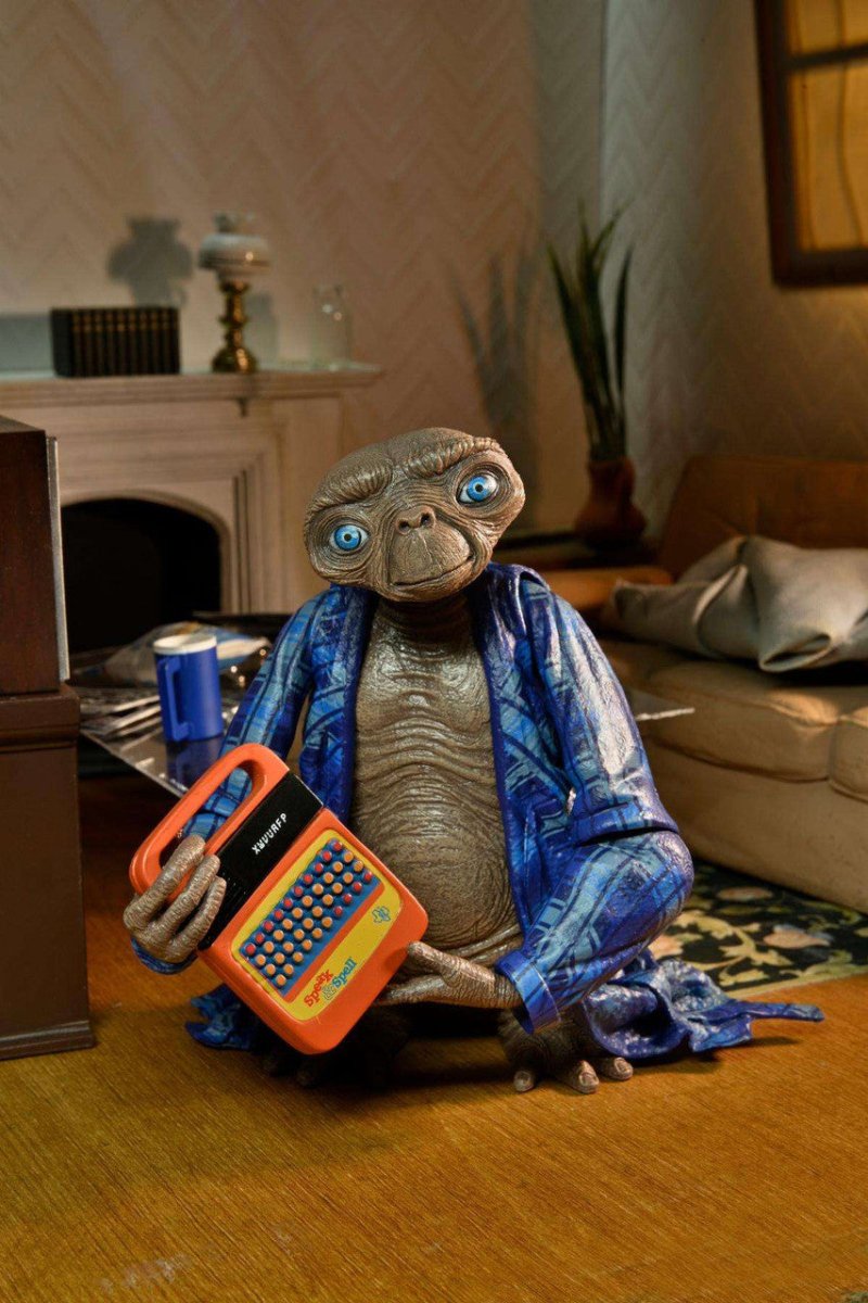 E.T. The Extra-Terrestrial: (40th Anniversary Editon) Ultimate Telepathic E.T. - 7" Scale Action Figure - NECA