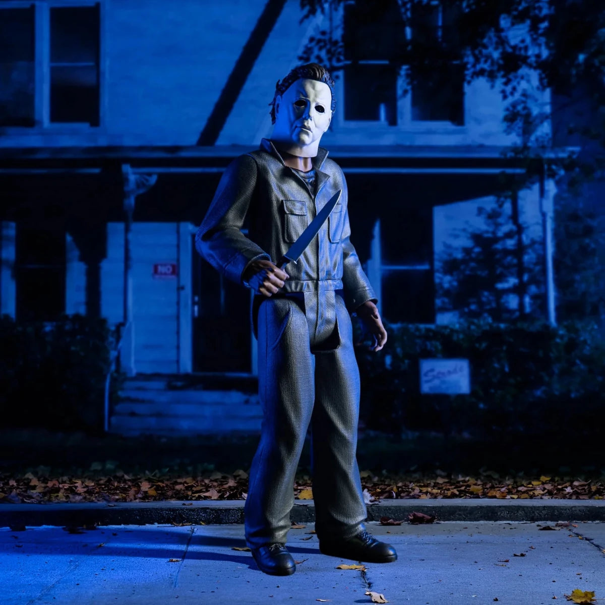 Halloween (1978): Giant Sized Michael Myers Figure - Trick or Treat Studios