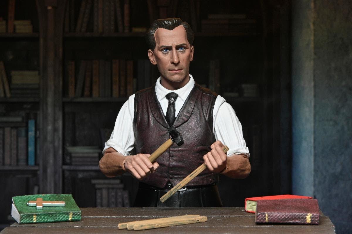 Horror of Dracula (Hammer Horror): Ultimate Van Helsing - 7" Scale Figure - The Last Toy Store