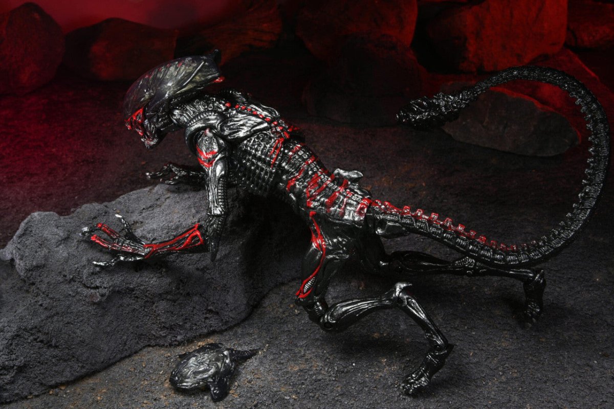 Kenner Tribute: Ultimate Night Cougar Alien - 7″ Scale Action Figure - The Last Toy Store
