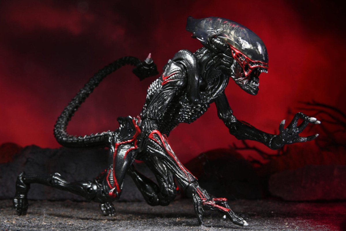 Kenner Tribute: Ultimate Night Cougar Alien - 7″ Scale Action Figure - The Last Toy Store