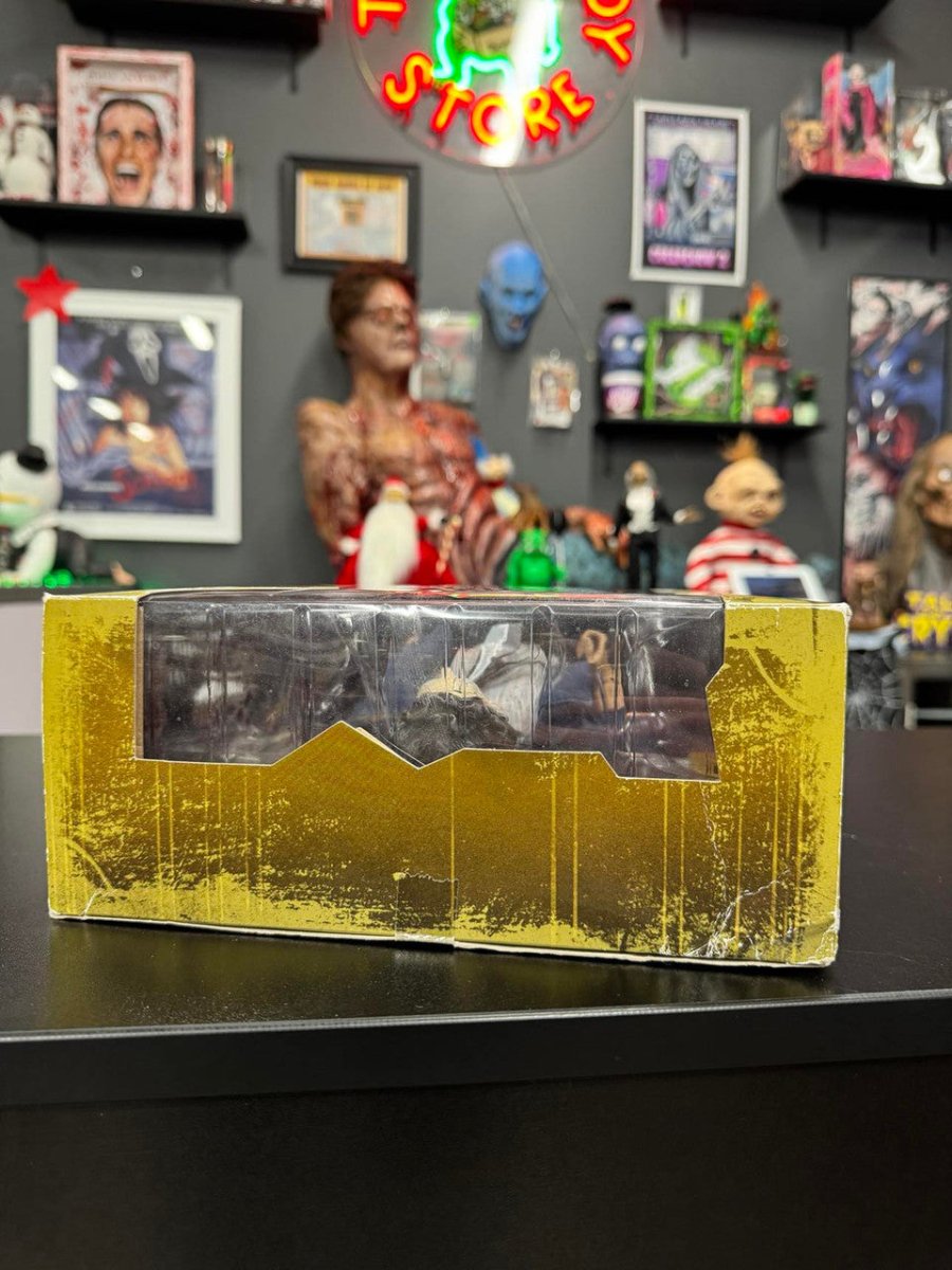 Mezco Exclusive Cinema of Fear: Pretty Woman Leatherface - 1/6 Scale Deluxe Figure - The Last Toy Store