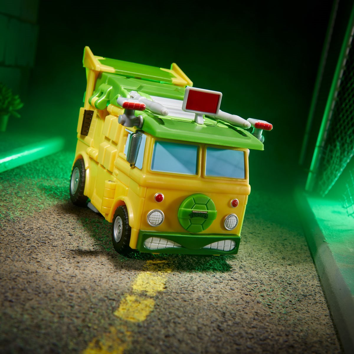 Hasbro - (Pre-Order) Transformers x TMNT - Collaborative Party Wallop