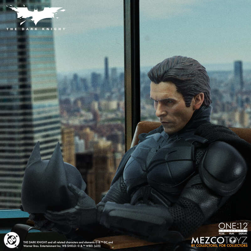 The Dark Knight: Batman One:12 Collective - Mezco Toyz