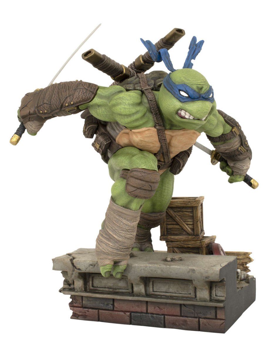 Diamond Select Toys TMNT: Leonardo - Gallery Diorama Statue (PVC)