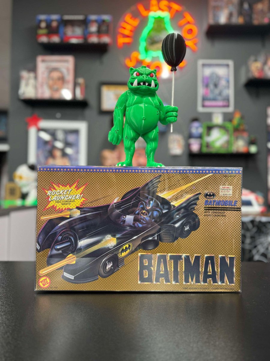 ToyBiz Batman 1989 - Batmobile with Concealed Rocket Launchers - The Last Toy Store