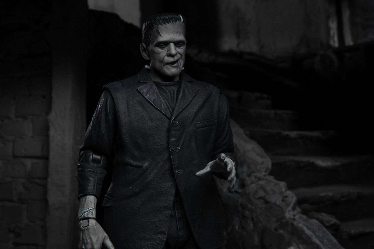 Universal Monsters: Ultimate Frankenstein B&W - 7" Scale Action Figure - The Last Toy Store