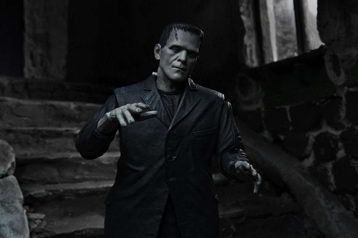 Universal Monsters: Ultimate Frankenstein B&W - 7" Scale Action Figure - The Last Toy Store