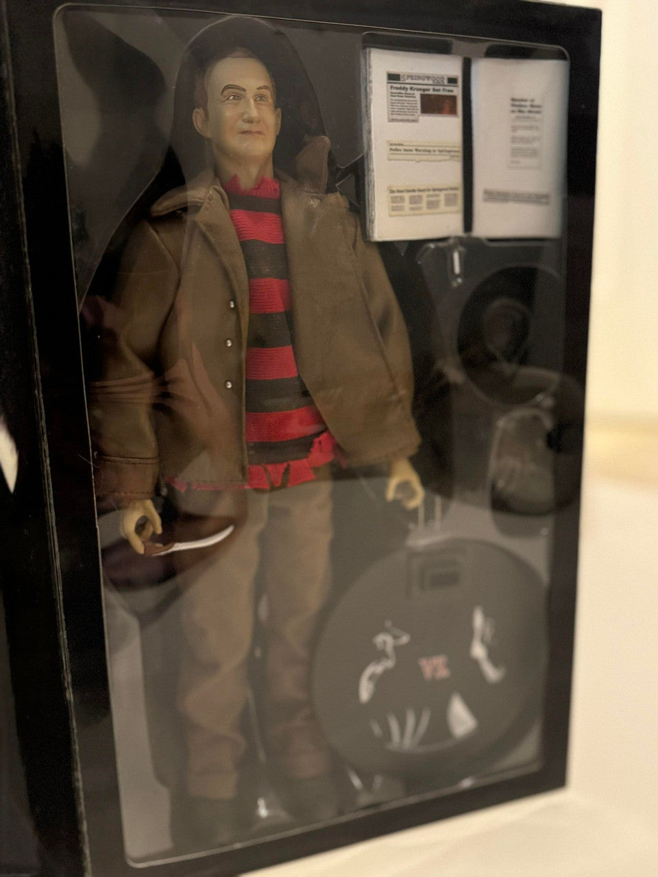 Freddy vs. Jason: Springwood Slasher Krueger - 1/6 Scale Figure