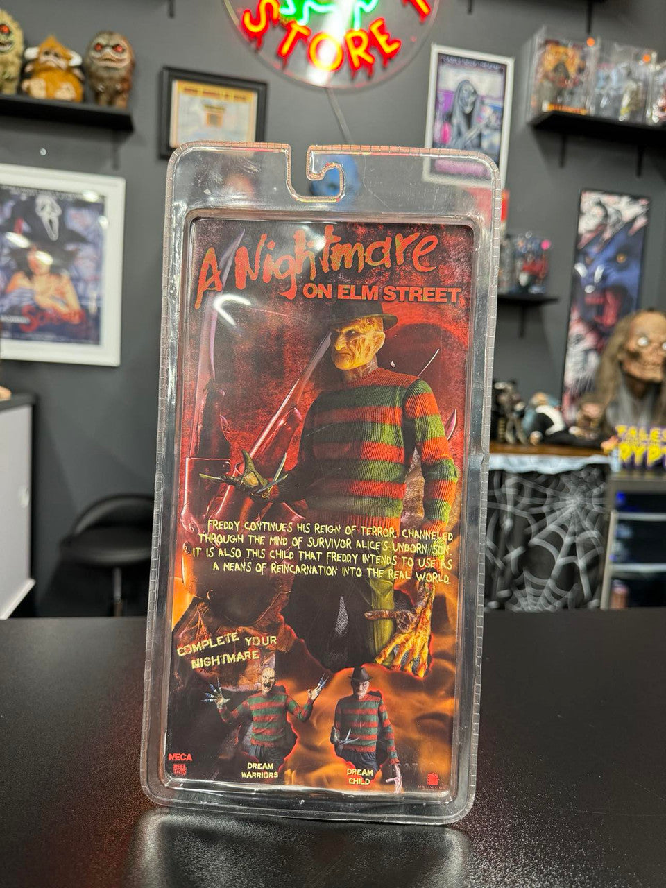 A Nightmare on Elm Street 5 The Dream Child: Freddy Krueger - 7" Scale Figure