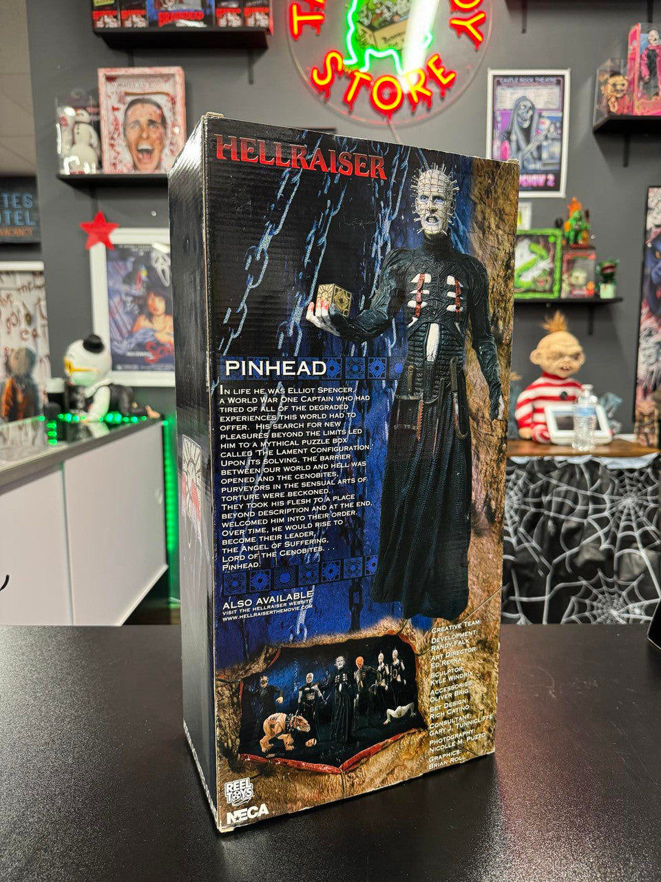 Hellraiser: Pinhead - 1/4 Scale Figure with Motion Activated Sound