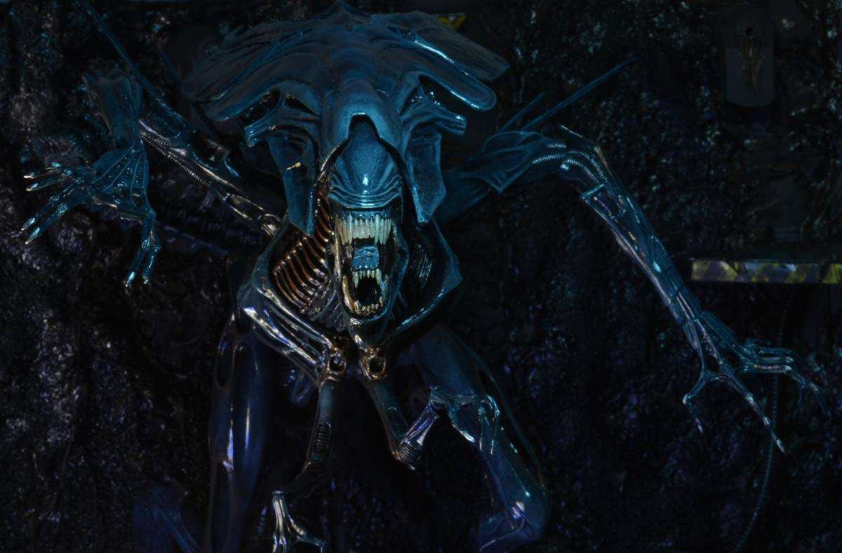 NECA Alien: Alien Queen Ultra Deluxe Actin Figure