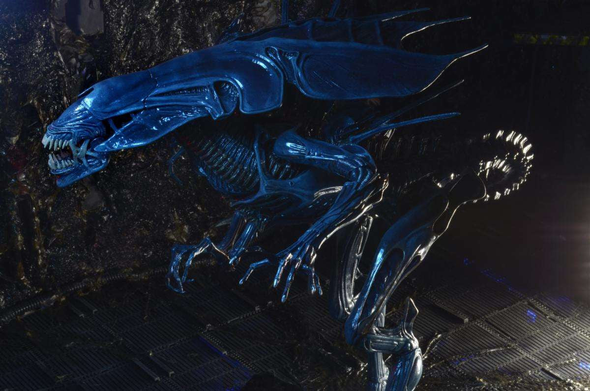 NECA Alien: Alien Queen Ultra Deluxe Actin Figure