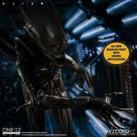 Mezco Toyz Alien (Xenomorph) One:12 Collective Action Figure