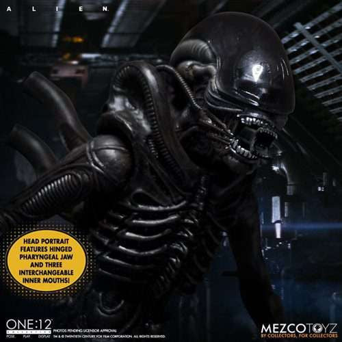 Mezco Toyz Alien (Xenomorph) One:12 Collective Action Figure