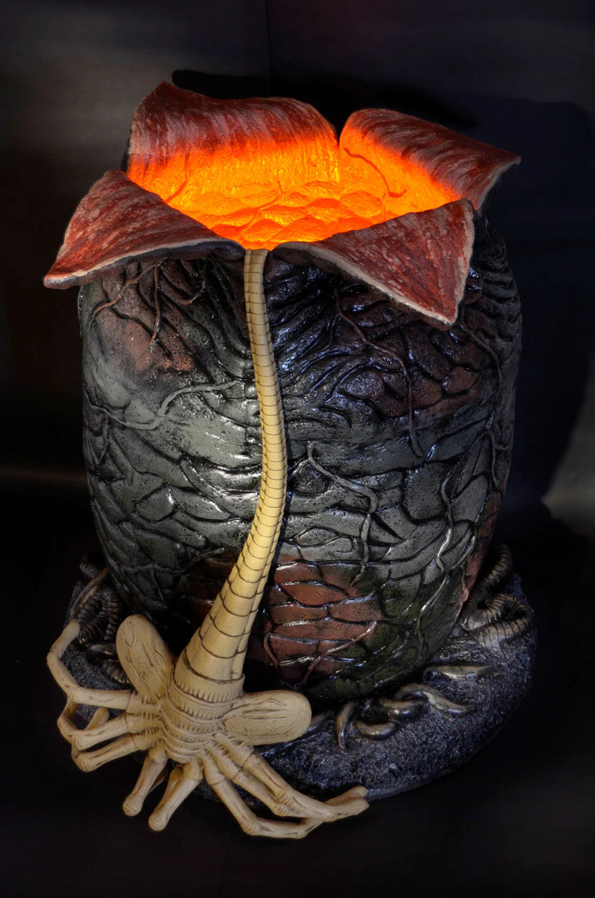 Alien: Egg and Facehugger - Foam and Latex Prop Replica with LED Lights