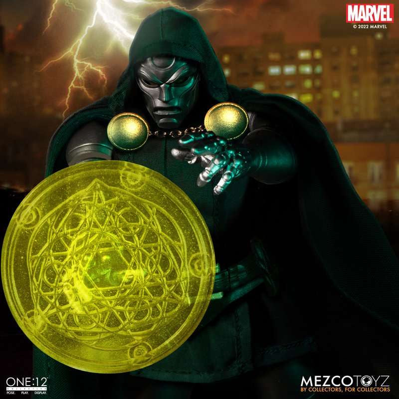 Mezco Toyz Fantastic Four: Doctor Doom - One:12 Collective Action Figure