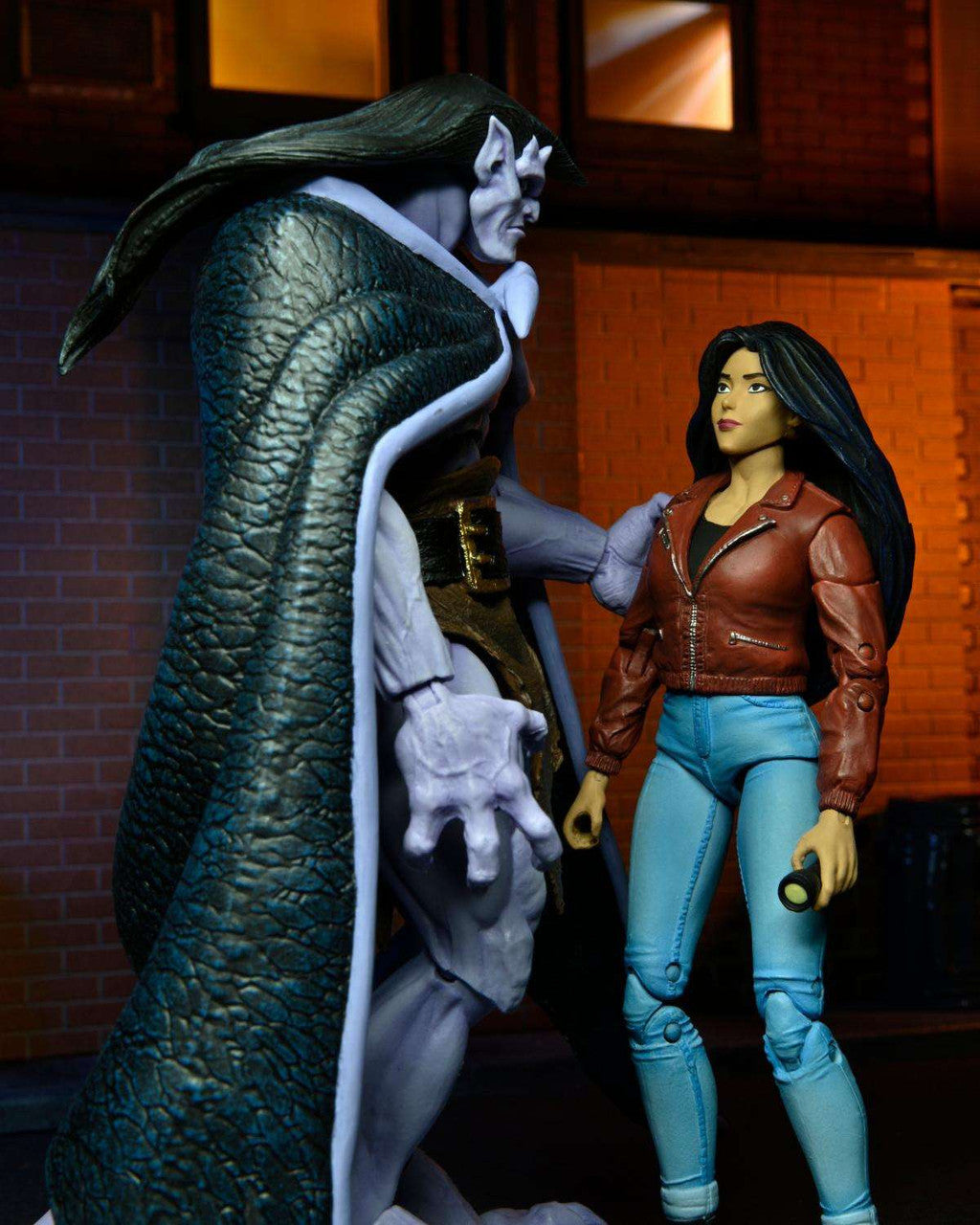 NECA Gargoyles: Ultimate Elisa Maza (w/ closed Brooklyn wings) - 7" Scale Action Figure