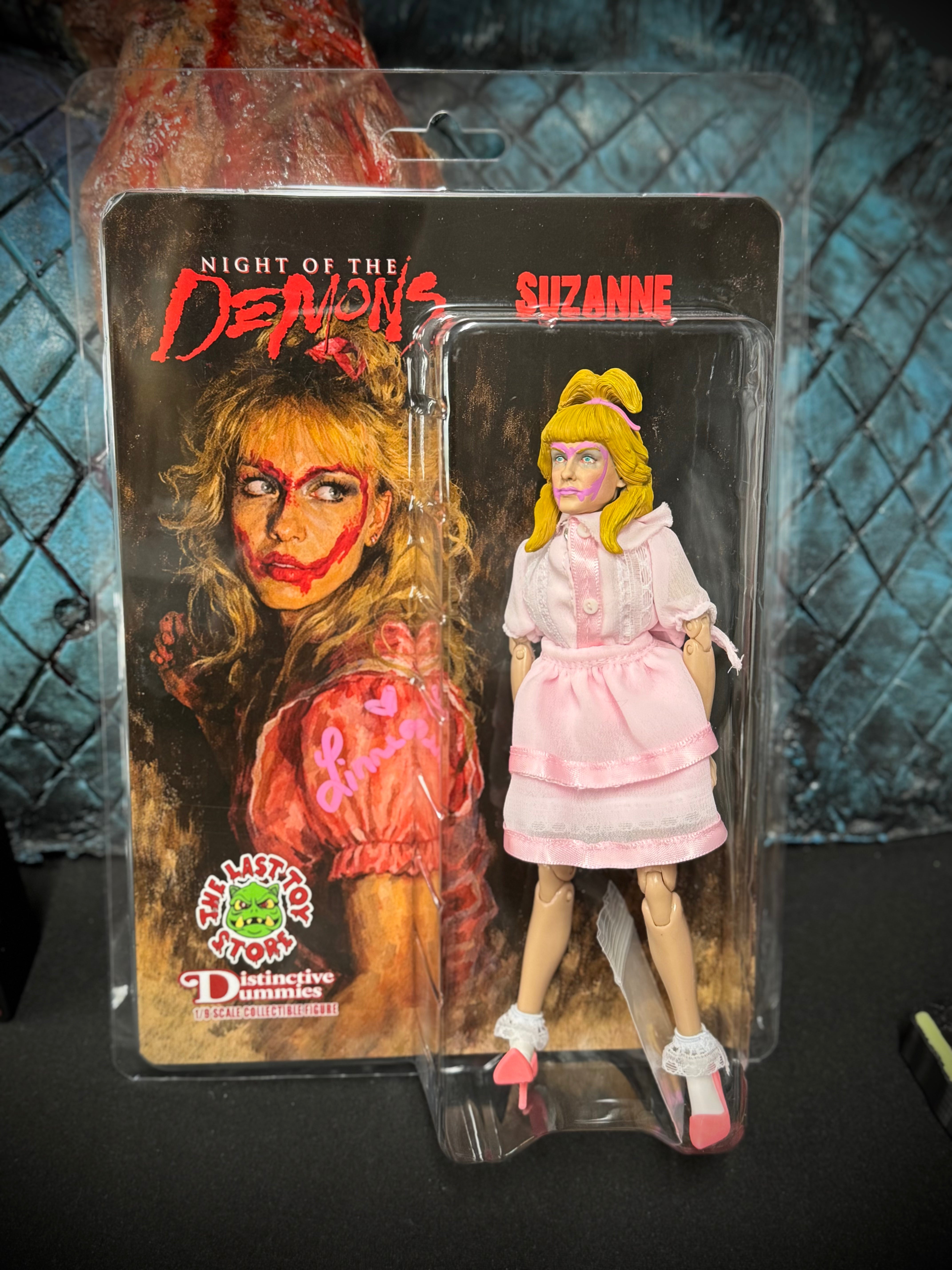 Night of the Demons: Suzanne - 1/9 Scale Distinctive Dummies