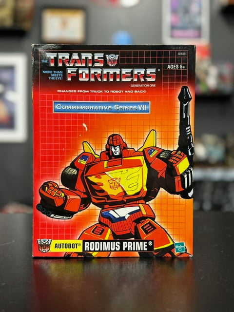 Transformers G1 Commemorative Series III Classic Reissue - Rodimus Prime