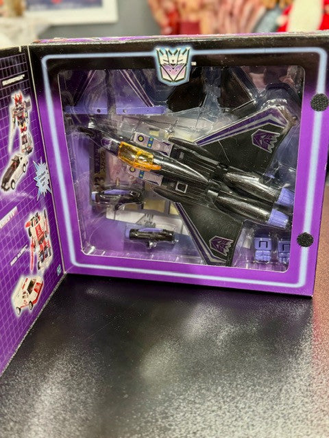 Transformers G1 Commemorative Series III Classic Reissue - Skywarp