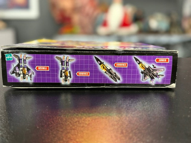 Transformers G1 Commemorative Series III Classic Reissue - Skywarp