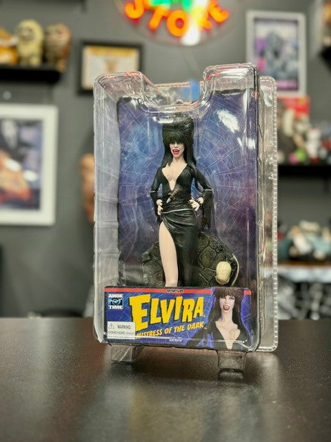 Elvira, Mistress of the Dark - 7" Deluxe Monstarz Figure