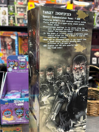Terminator 2: Endoskeleton - 18" Figure with Light-Up Eyes