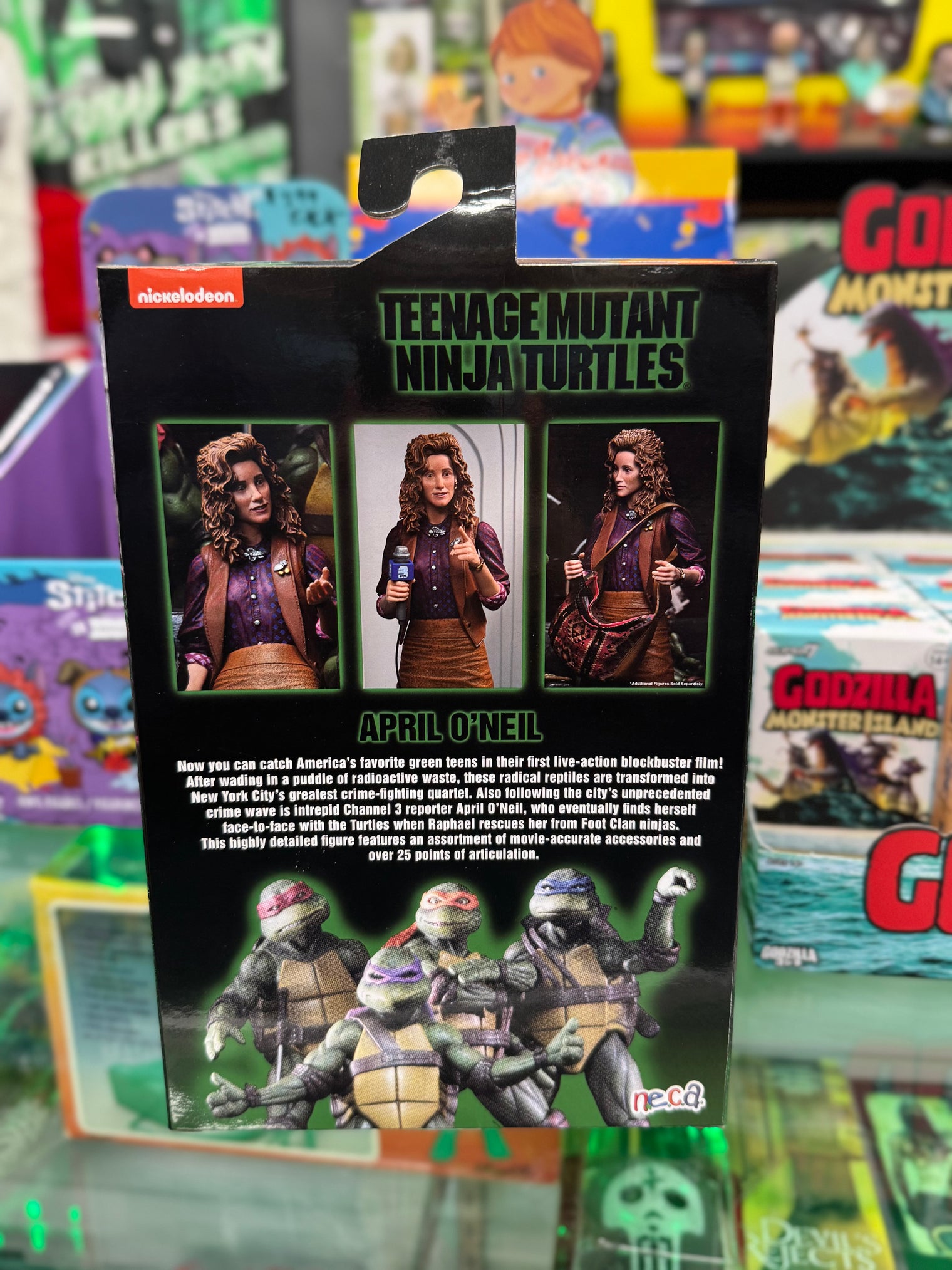 TMNT (1990): Ultimate April O'Neil Signature Edition - 7" Scale Figure
