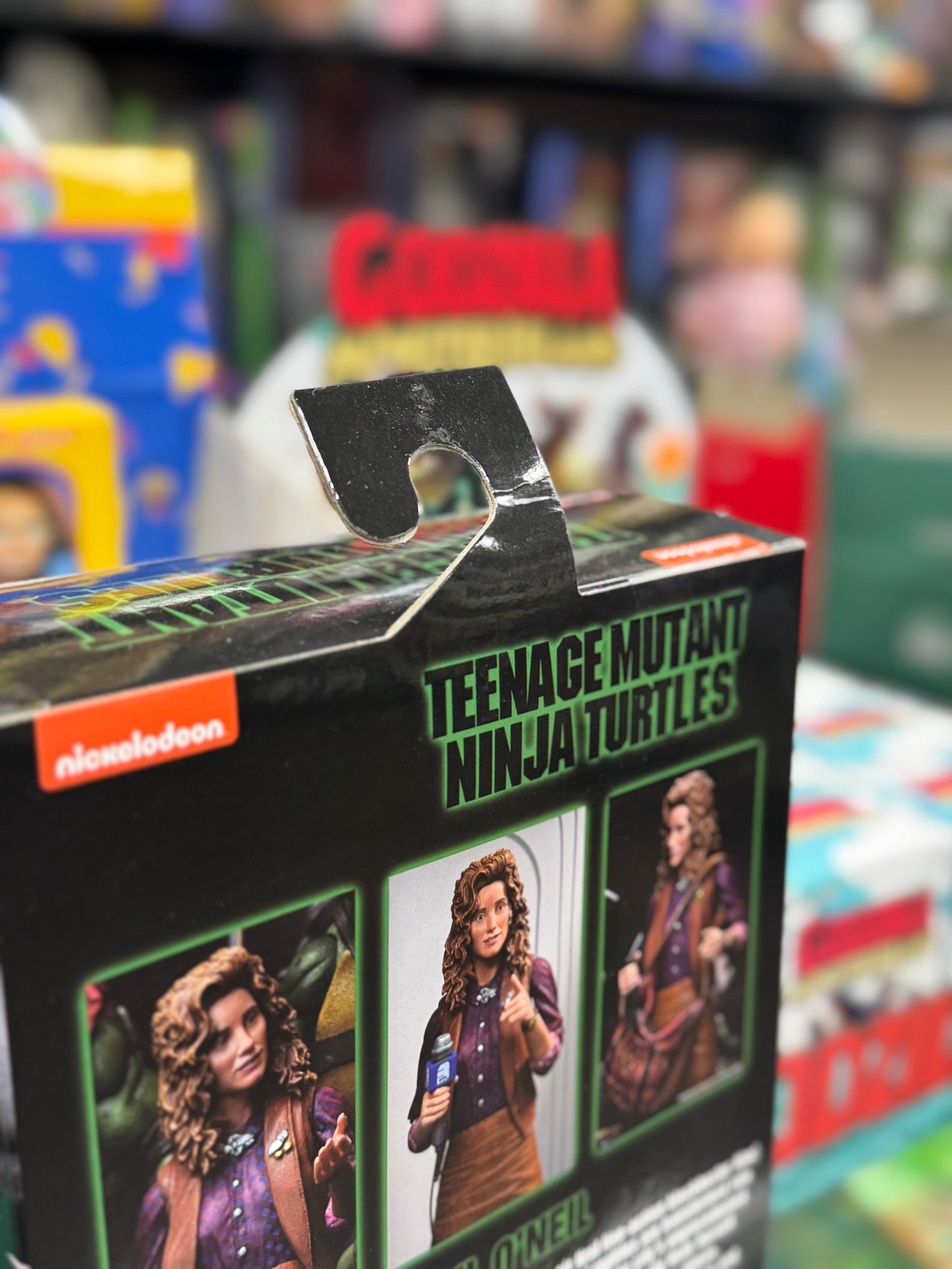TMNT (1990): Ultimate April O'Neil Signature Edition - 7" Scale Figure