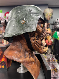 An American Werewolf in London: Warmonger - Bust