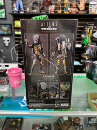 Alien Vs Predator (Requiem):  Predator - Cleaner Kit Version - 1/6 Scale Figure