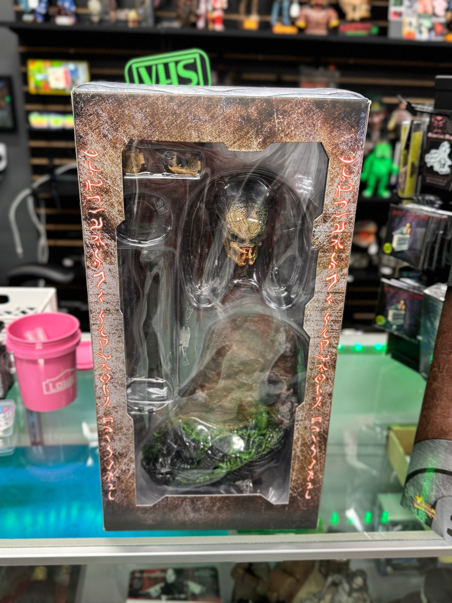 Alien Vs Predator (Requiem):  Predator - Cleaner Kit Version - 1/6 Scale Figure