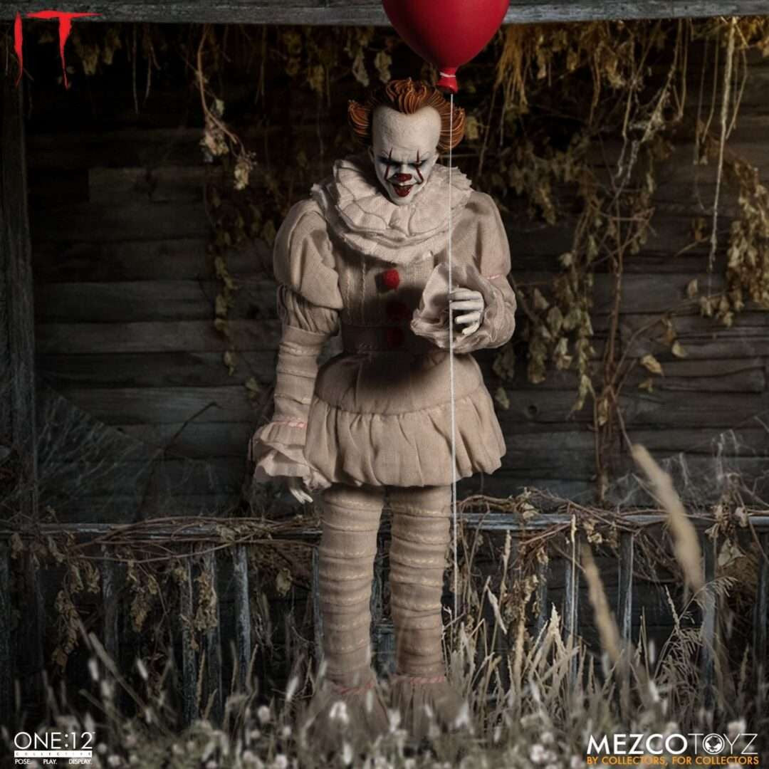 Mezco Toyz IT (2017) - Pennywise - One:12 Collective Action Figure