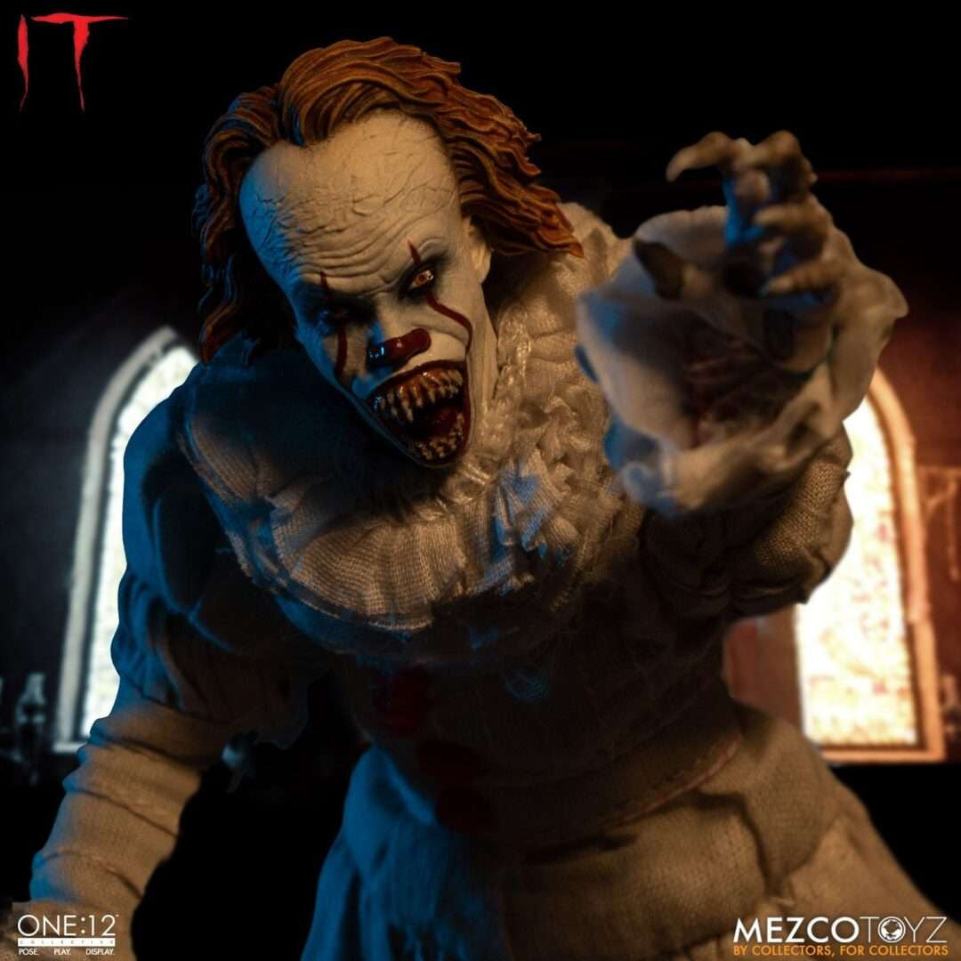 Mezco Toyz IT (2017) - Pennywise - One:12 Collective Action Figure