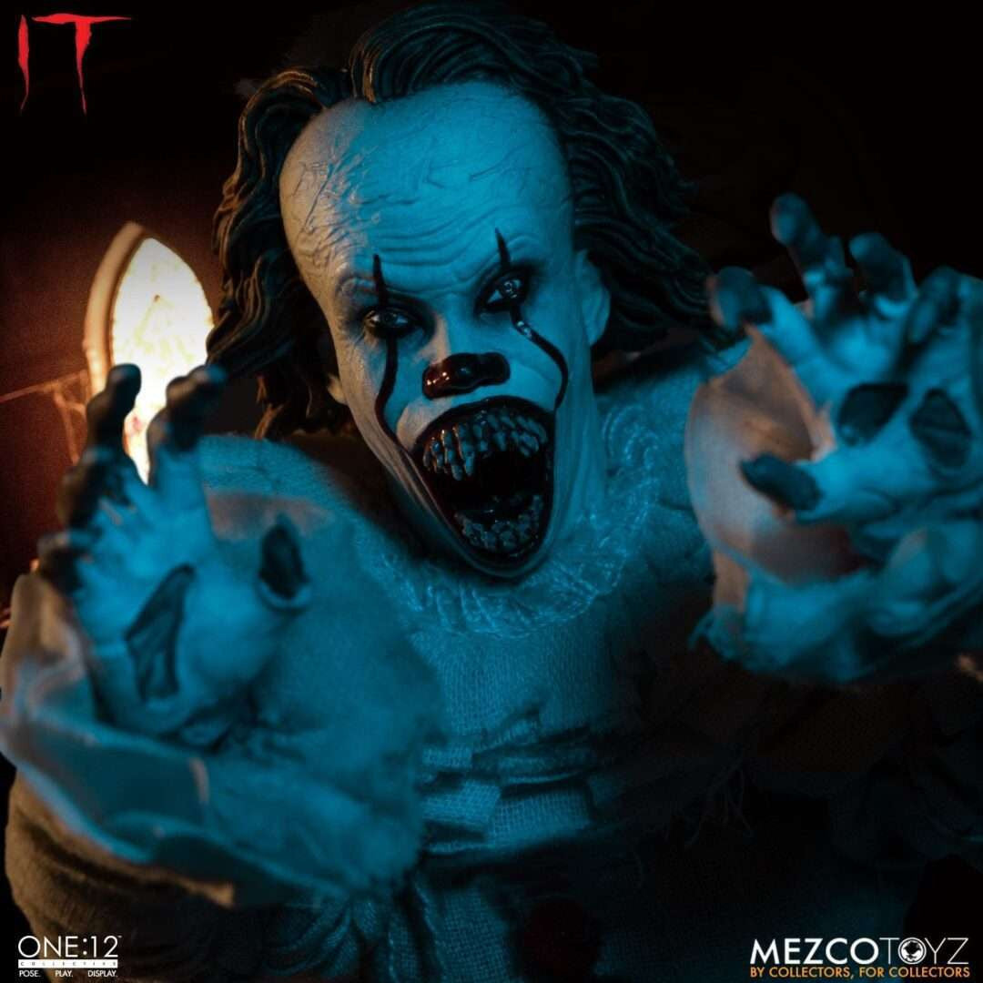 Mezco Toyz IT (2017) - Pennywise - One:12 Collective Action Figure