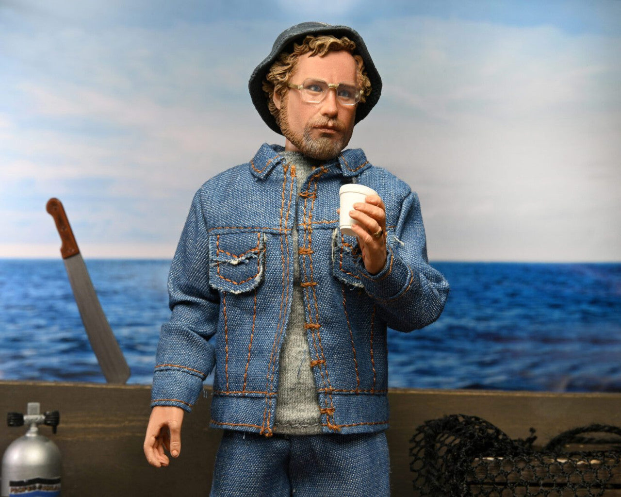 Jaws: Matt Hooper (Amity Arrival) 8″ Scale Clothed Figure