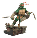 Diamond Select Toys TMNT: Michelangelo - Gallery Diorama Statue (PVC)