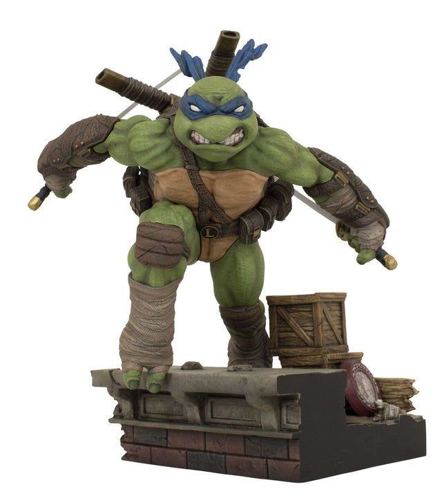 Diamond Select Toys TMNT: Leonardo - Gallery Diorama Statue (PVC)