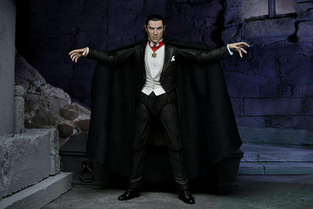 NECA Universal Monsters: Ultimate Dracula (Transylvania) - 7" Scale Action Figure