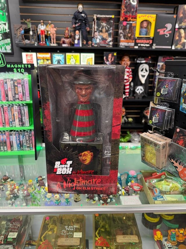 Mezco Toyz - A Nightmare on Elm Street - Burst-A-Box