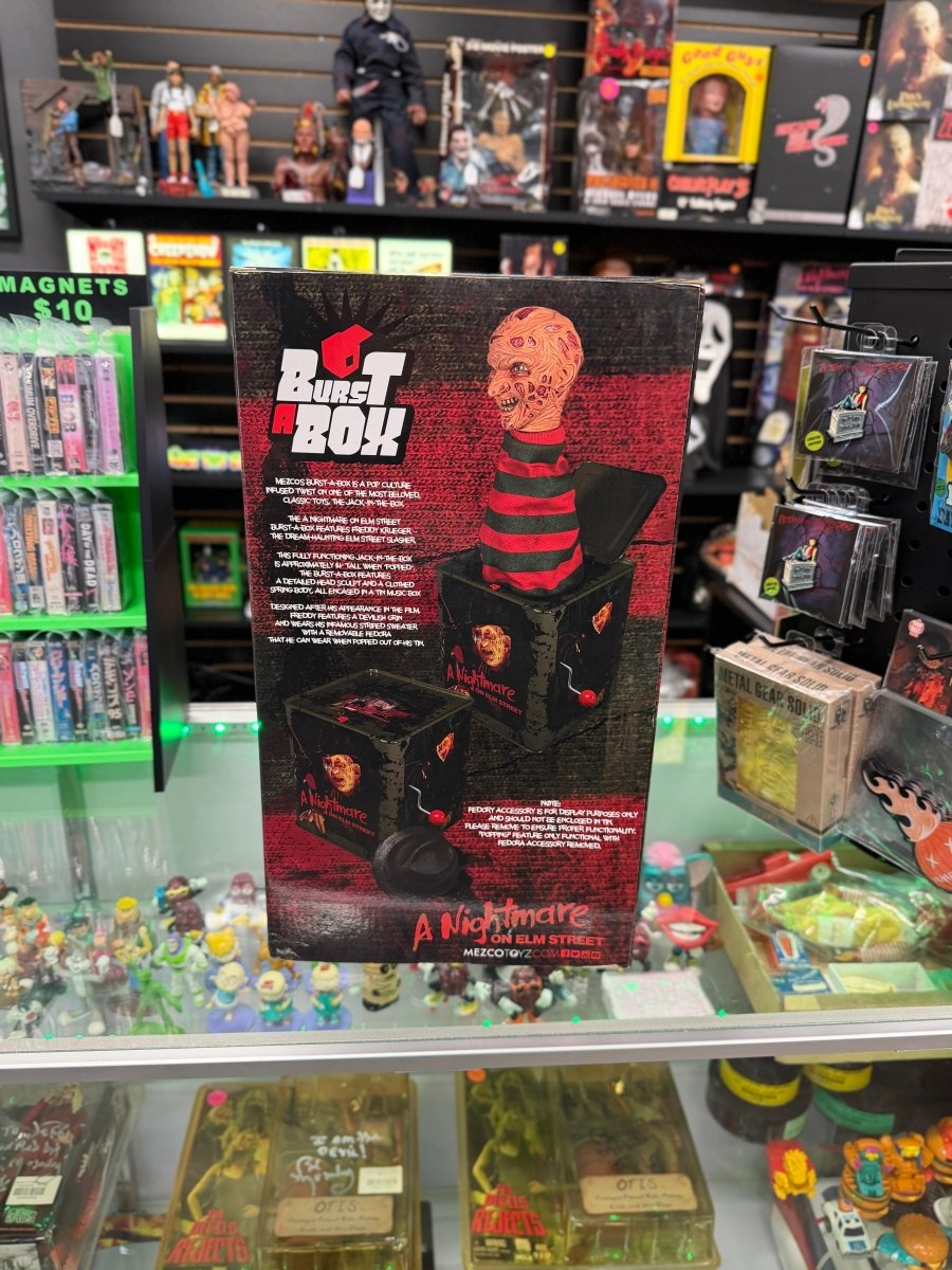 Mezco Toyz - A Nightmare on Elm Street - Burst-A-Box