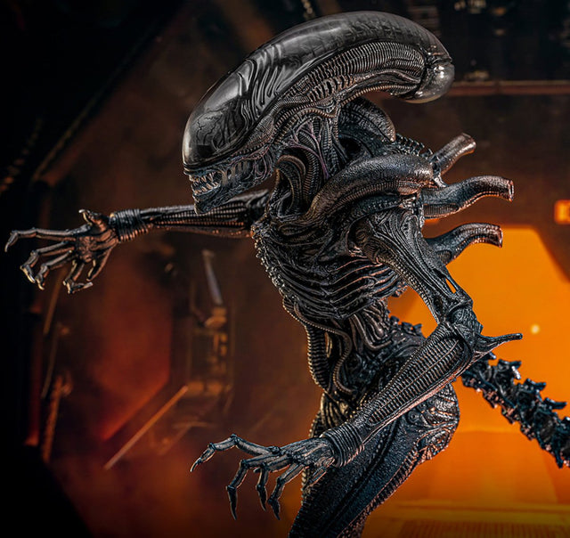 Alien Romulus: Scorched Xenomorph - 1/6 Scale Figure - The Last Toy Store