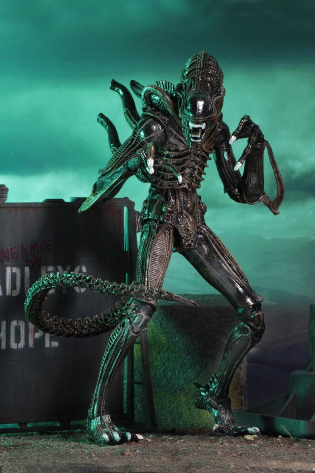 Aliens: Ultimate Brown Warrior - 7" Scale Figure - NECA